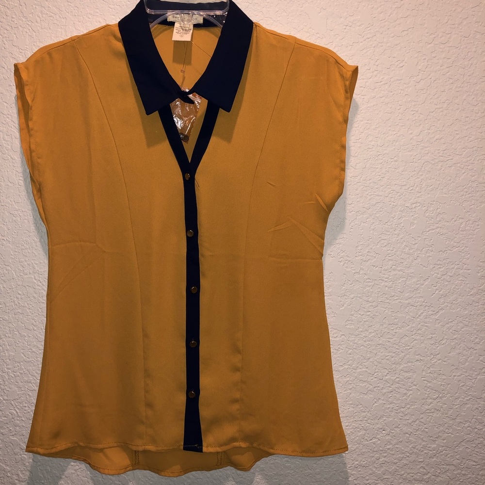 Cute mustard top